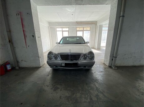 Mercedes E 240 2000