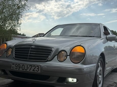 Mercedes E 240 2000