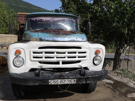 ZIL 130