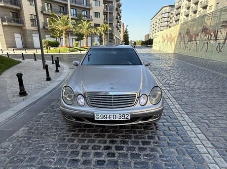 Mercedes E 220 d 2003