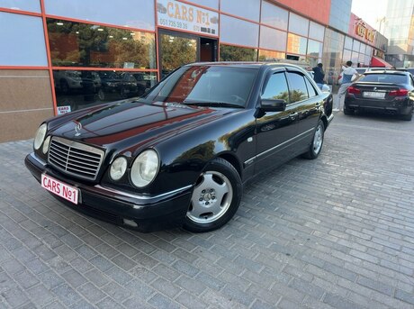 Mercedes E 280