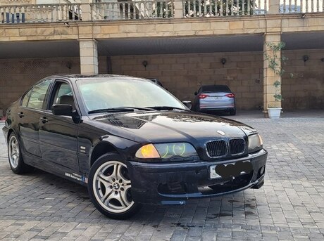 BMW 323 2000