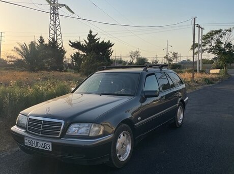 Mercedes C 180