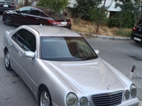 Mercedes E 270 2000