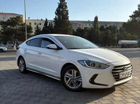 Hyundai Elantra 2017