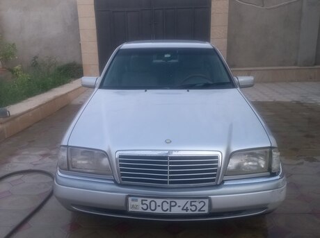 Mercedes C 180