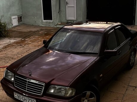 Mercedes C 180