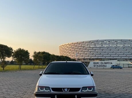 Peugeot 405