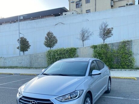 Hyundai Elantra 2018