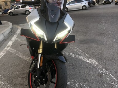 CFMOTO 450 SR