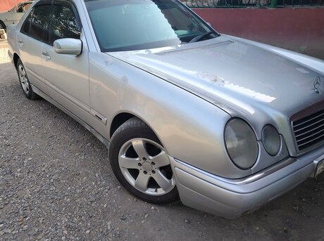 Mercedes E 300 d 1999
