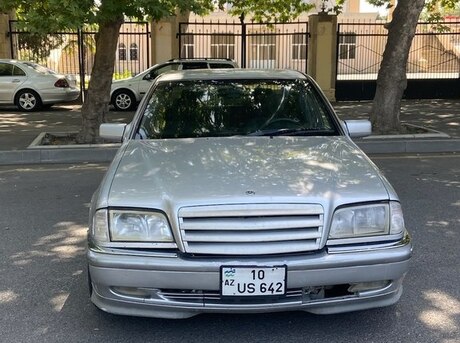 Mercedes C 200