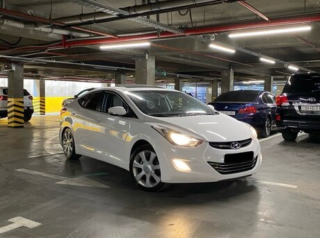 Hyundai Elantra 2012