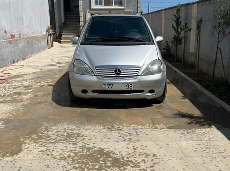 Mercedes A 140