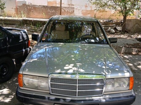 Mercedes 190 1990