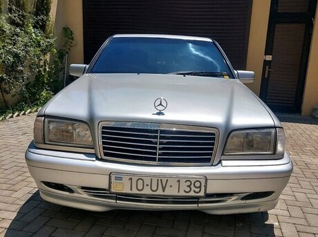 Mercedes C 180