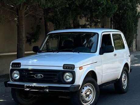 LADA (VAZ) Niva 2005