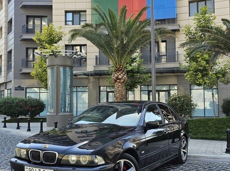 BMW 528