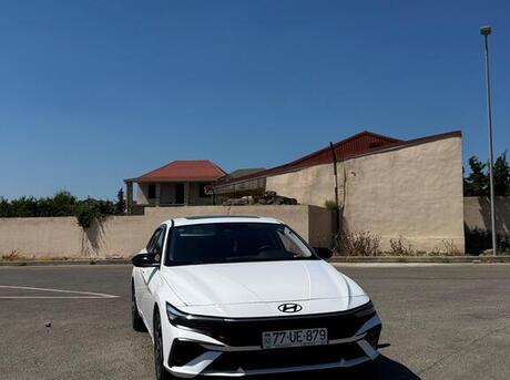 Hyundai Elantra 2024