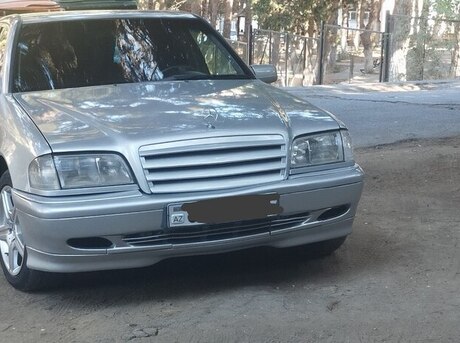 Mercedes C 180