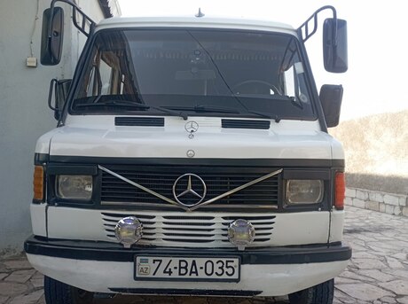 Mercedes 208 D 1993