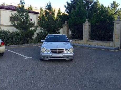 Mercedes E 240 2000