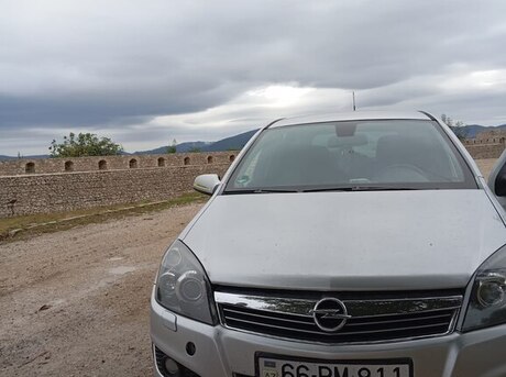 Opel Astra 2010