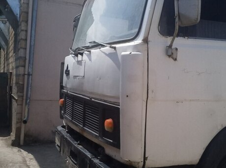 MAZ  1990