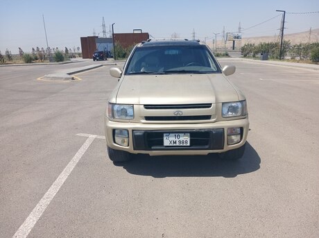 Infiniti QX4 1997