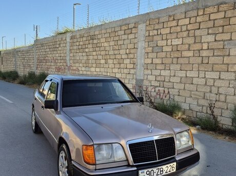 Mercedes E 200