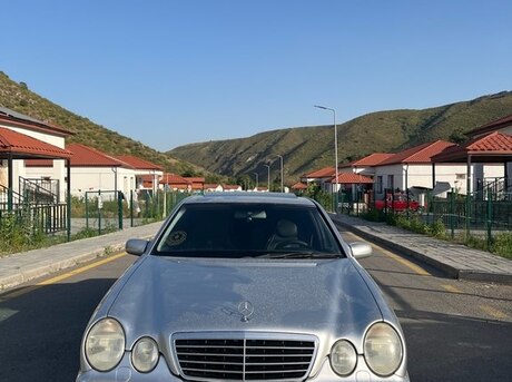 Mercedes E 320 2001