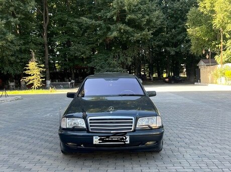 Mercedes C 180