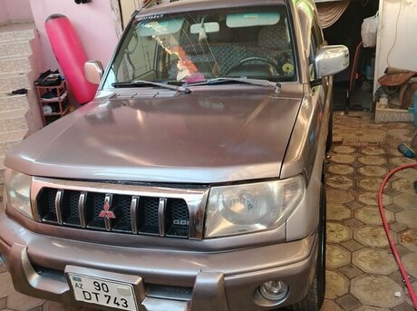 Mitsubishi Pajero io