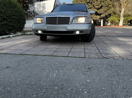 Mercedes C 180