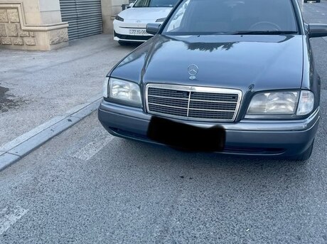 Mercedes C 180