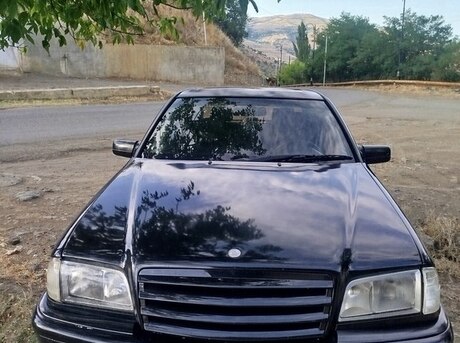 Mercedes C 180