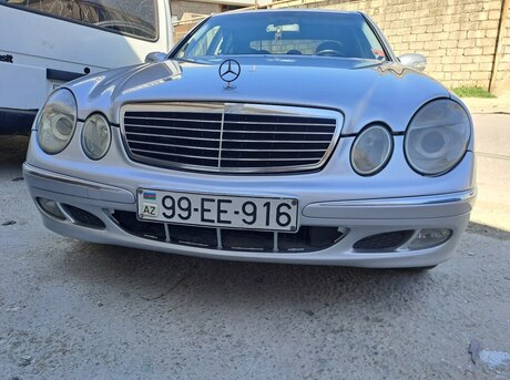 Mercedes E 240 2003