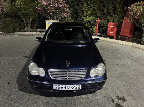Mercedes C 200