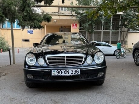 Mercedes E 240 2003