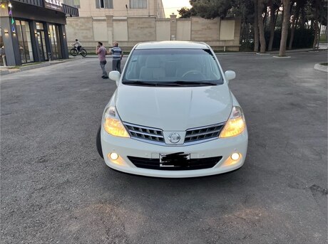 Nissan Tiida 2008