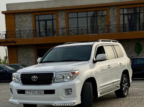 Toyota Land Cruiser 2011