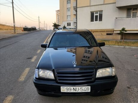 Mercedes C 180