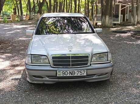 Mercedes C 180