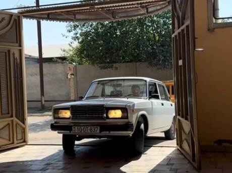 LADA (VAZ) 2107