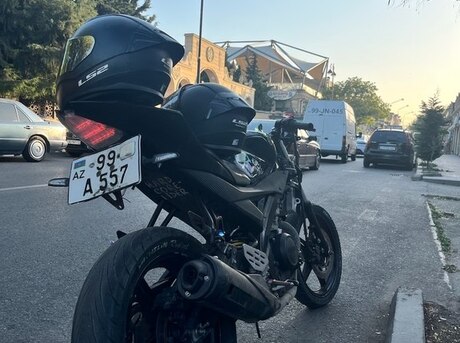 Yamaha R15 2013