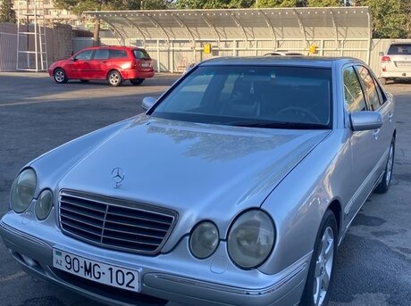 Mercedes E 240 2001