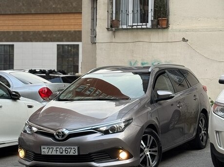 Toyota Auris 2016