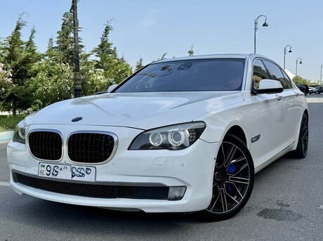BMW 750