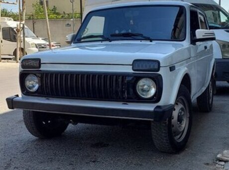 LADA (VAZ) Niva 2011