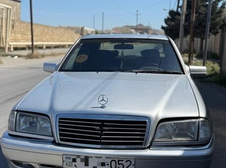 Mercedes C 240